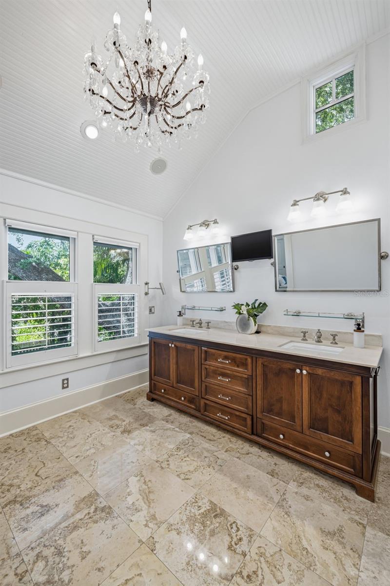 HYDE PARK WEST - Residential