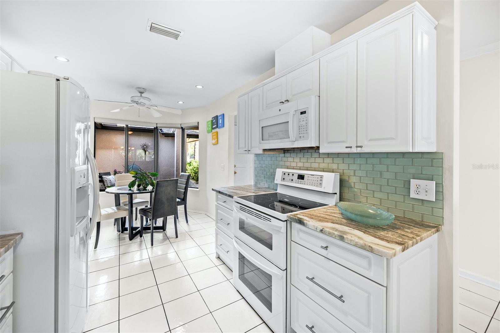 SCHOONER BAY - Residential