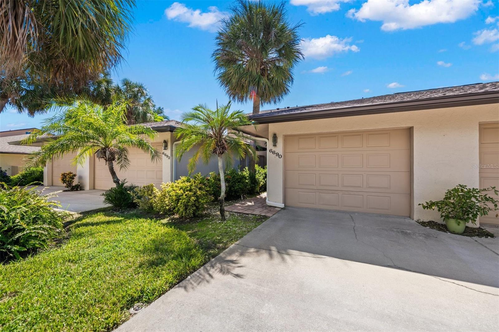 SCHOONER BAY - Residential