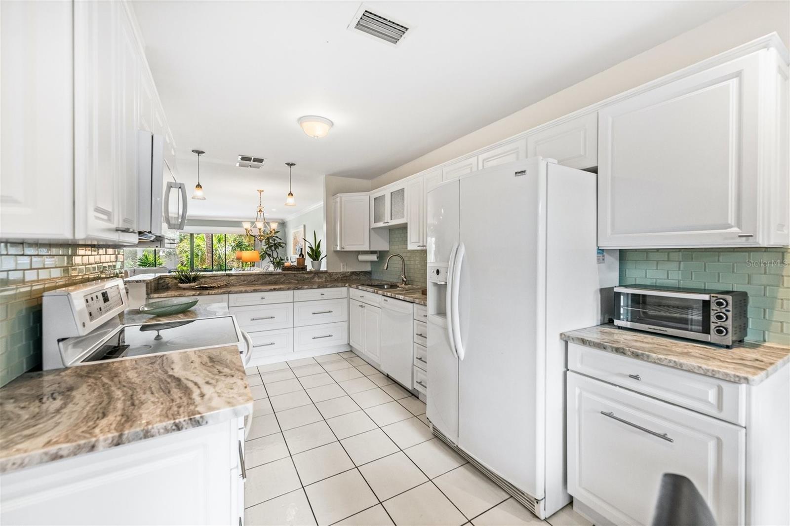 SCHOONER BAY - Residential