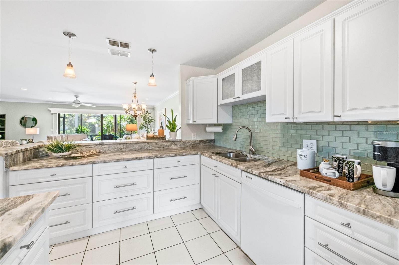 SCHOONER BAY - Residential