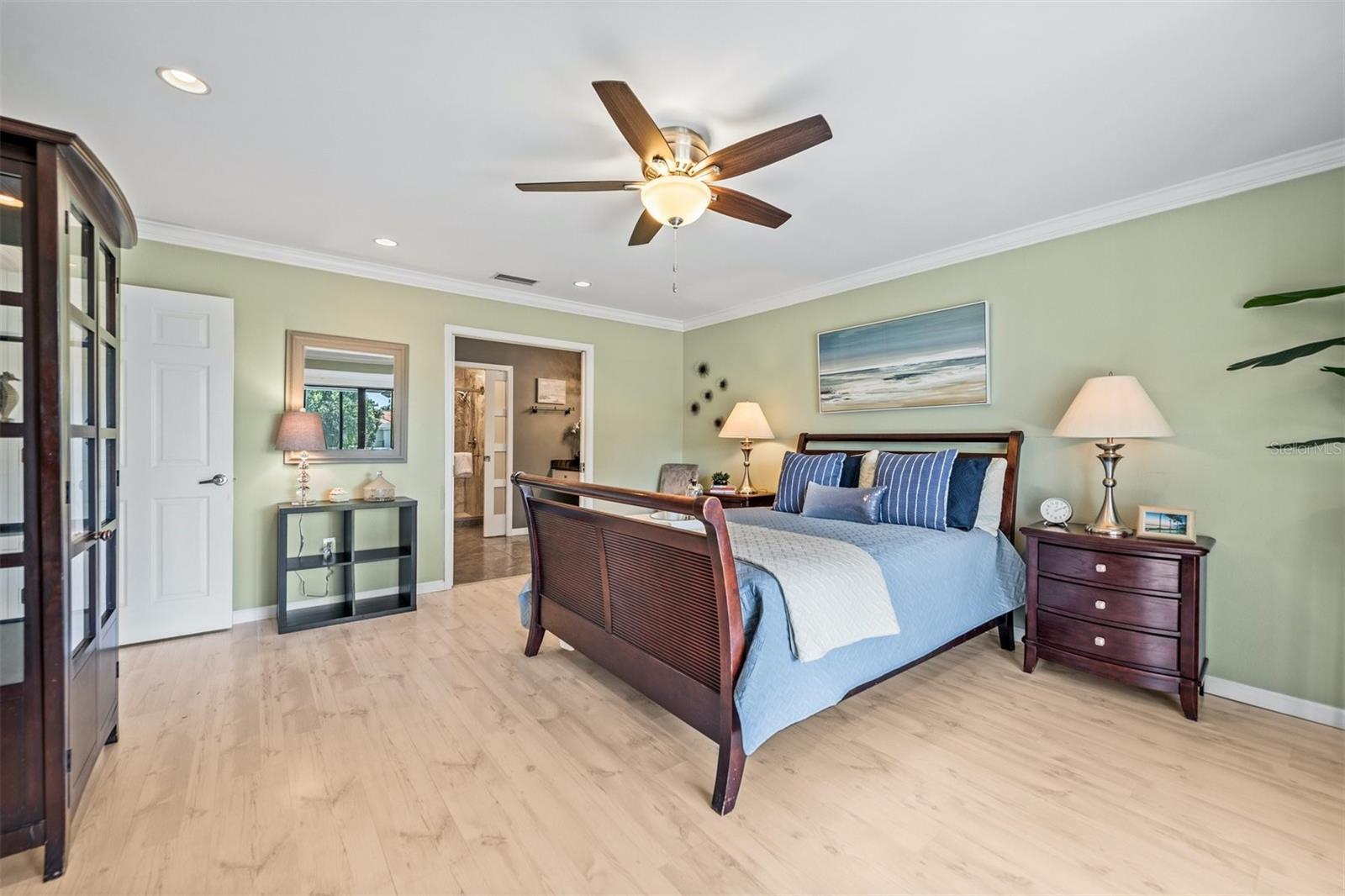 SCHOONER BAY - Residential