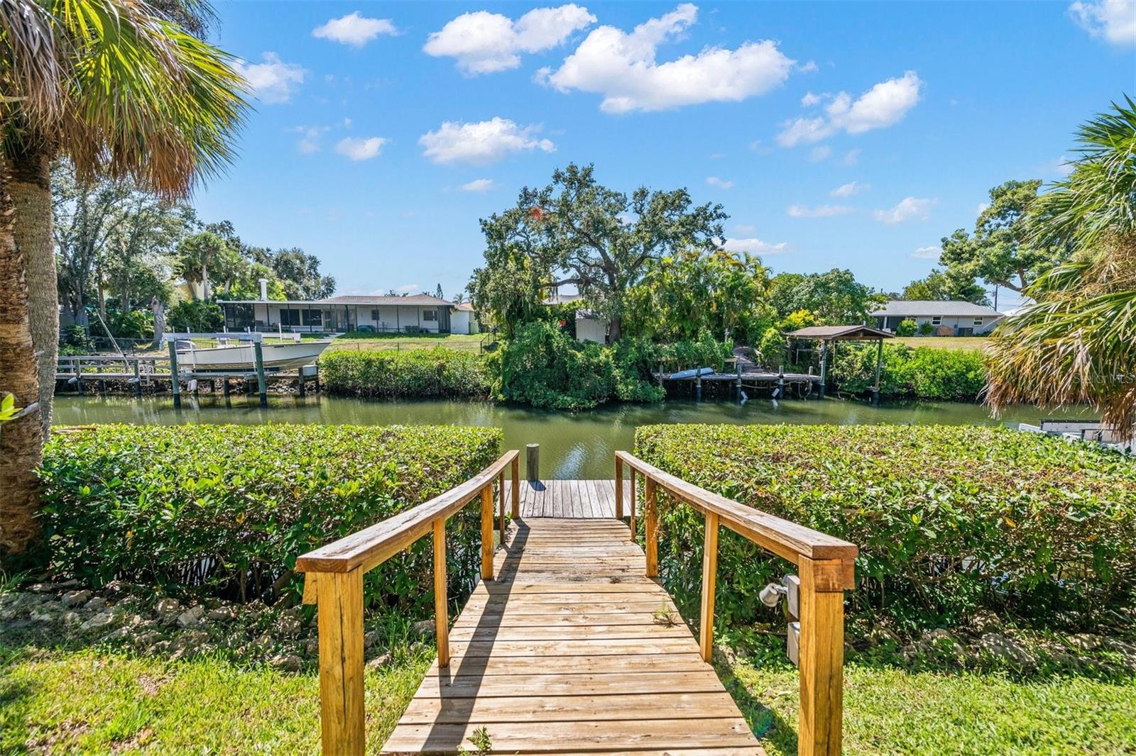 SCHOONER BAY - Residential