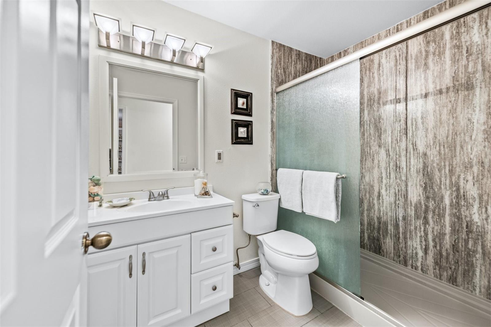 SCHOONER BAY - Residential