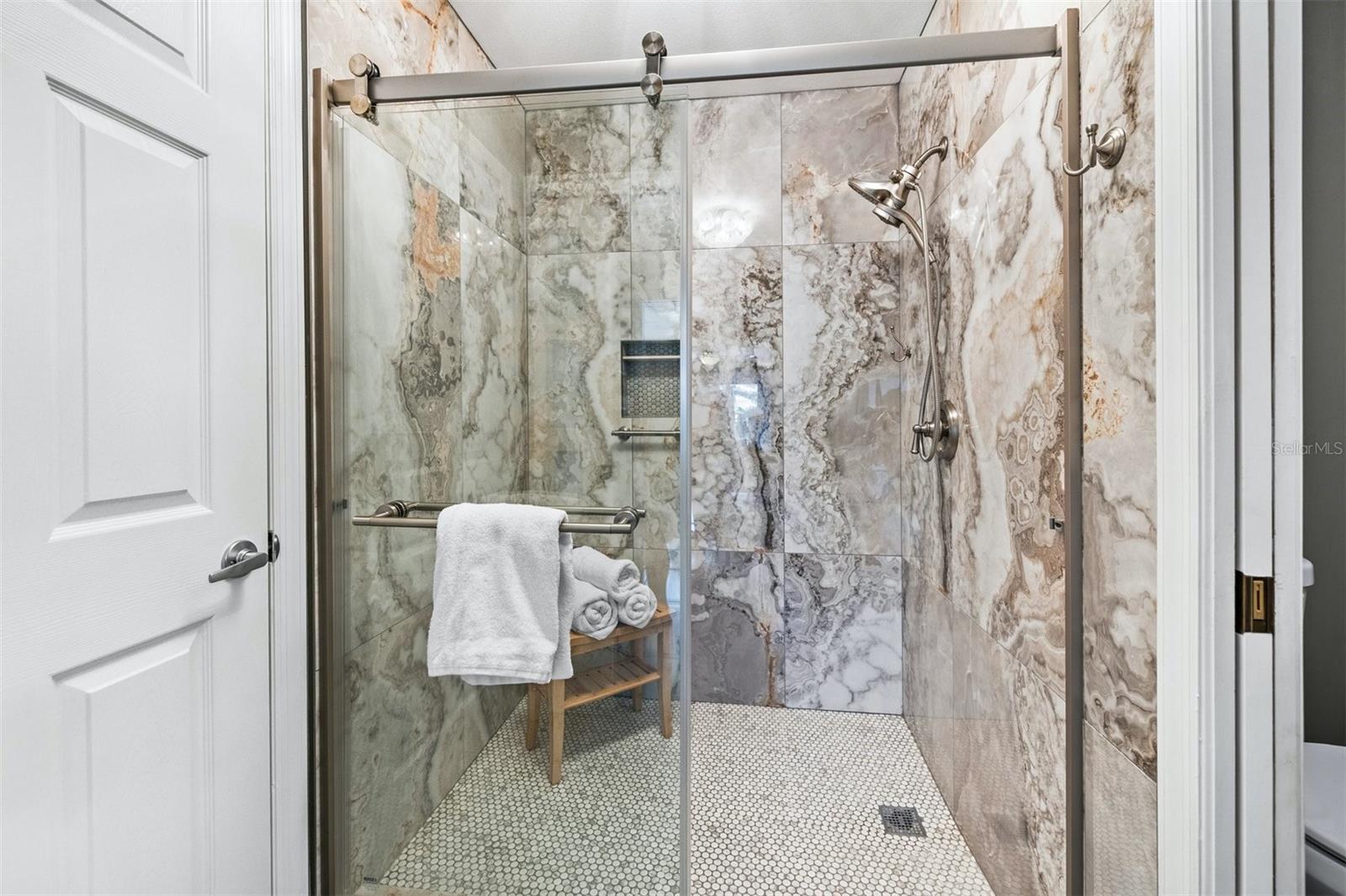 SCHOONER BAY - Residential