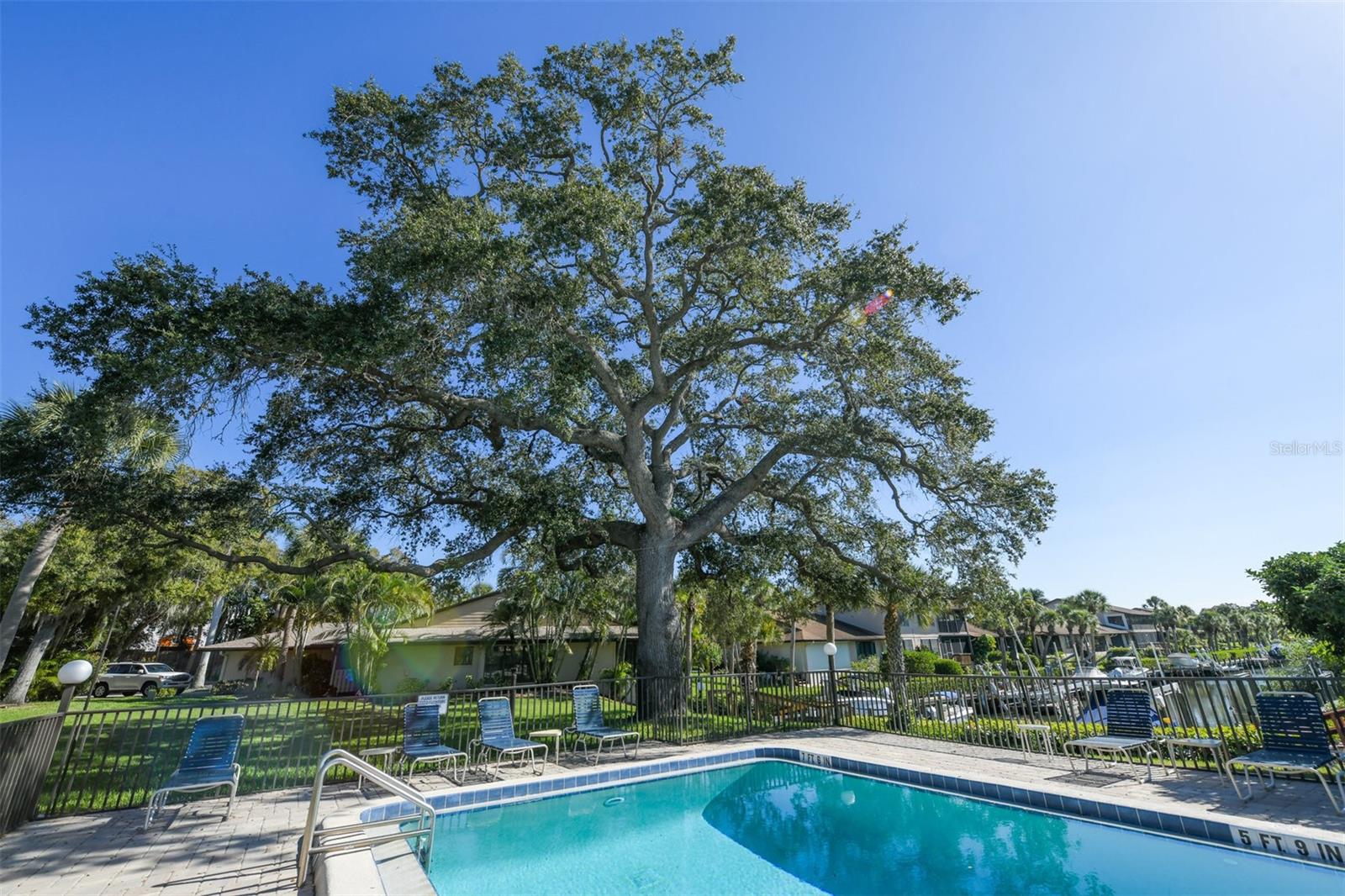 SCHOONER BAY - Residential