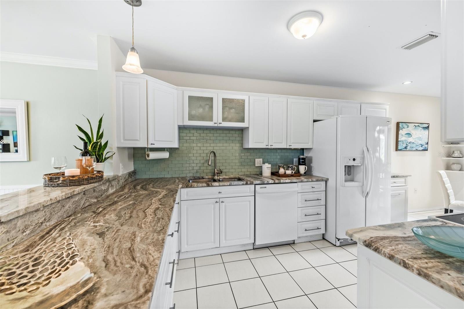 SCHOONER BAY - Residential