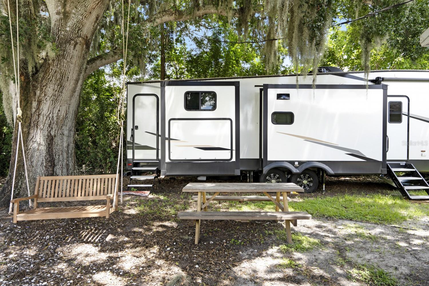 HIGHLAND SHORES FIRST UNIT - Residential Lease