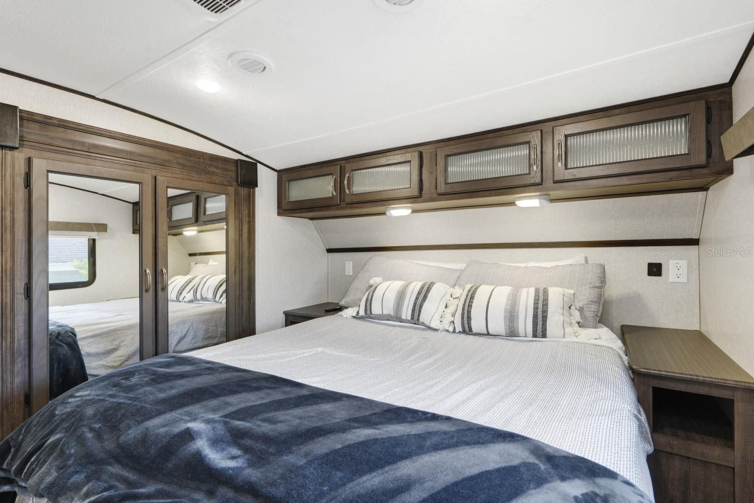 HIGHLAND SHORES FIRST UNIT - Residential Lease