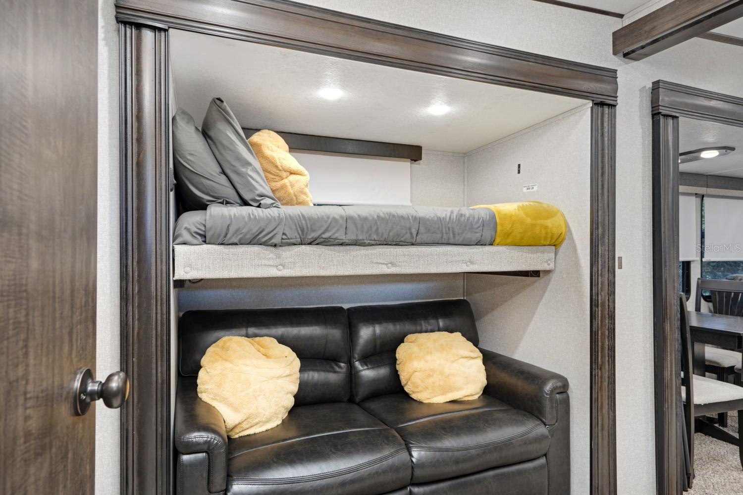 HIGHLAND SHORES FIRST UNIT - Residential Lease