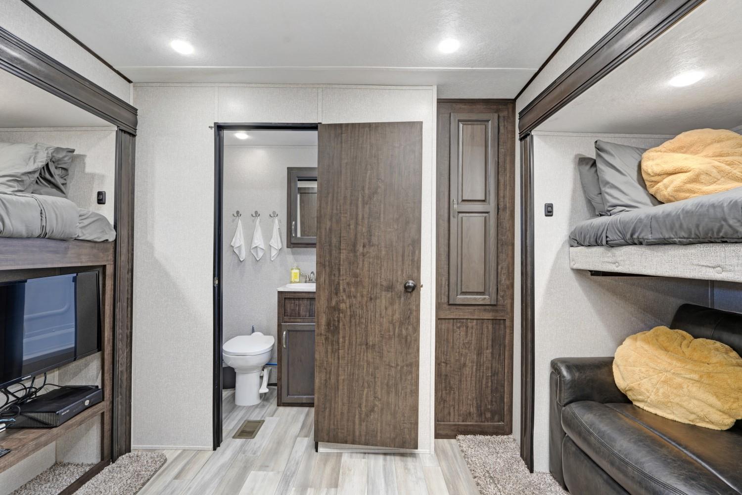 HIGHLAND SHORES FIRST UNIT - Residential Lease