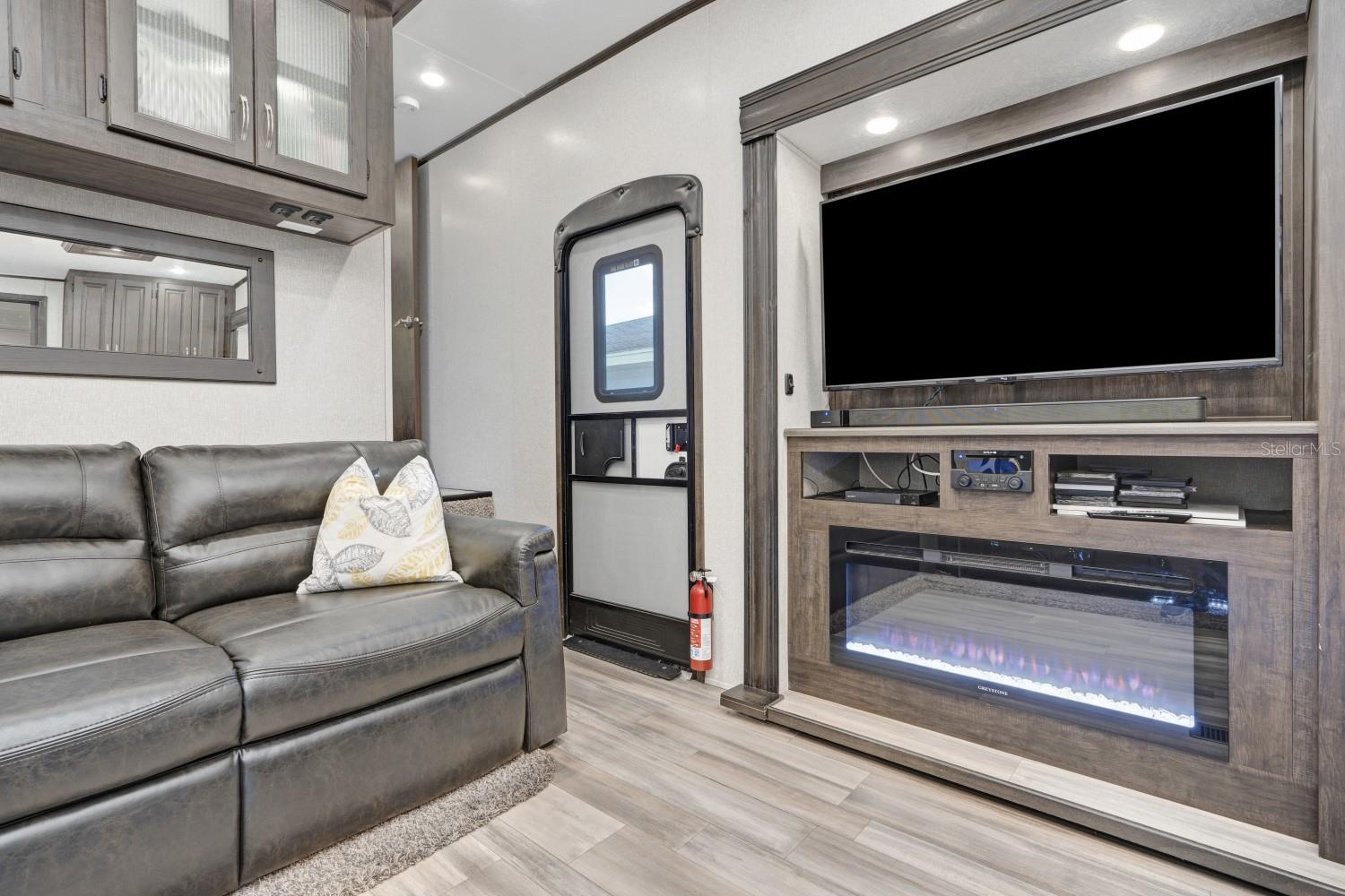 HIGHLAND SHORES FIRST UNIT - Residential Lease