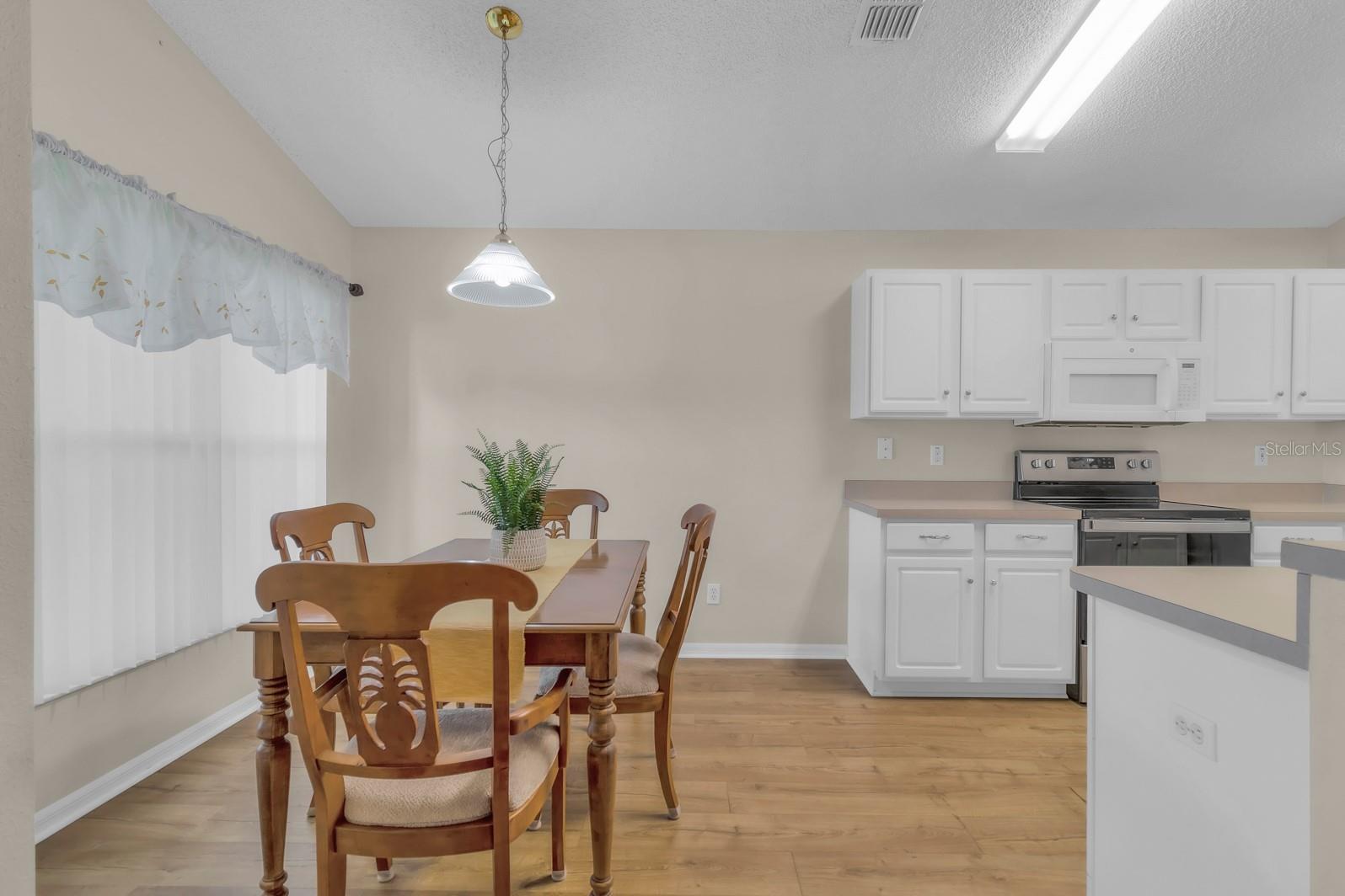 KINGS RIDGE - Residential
