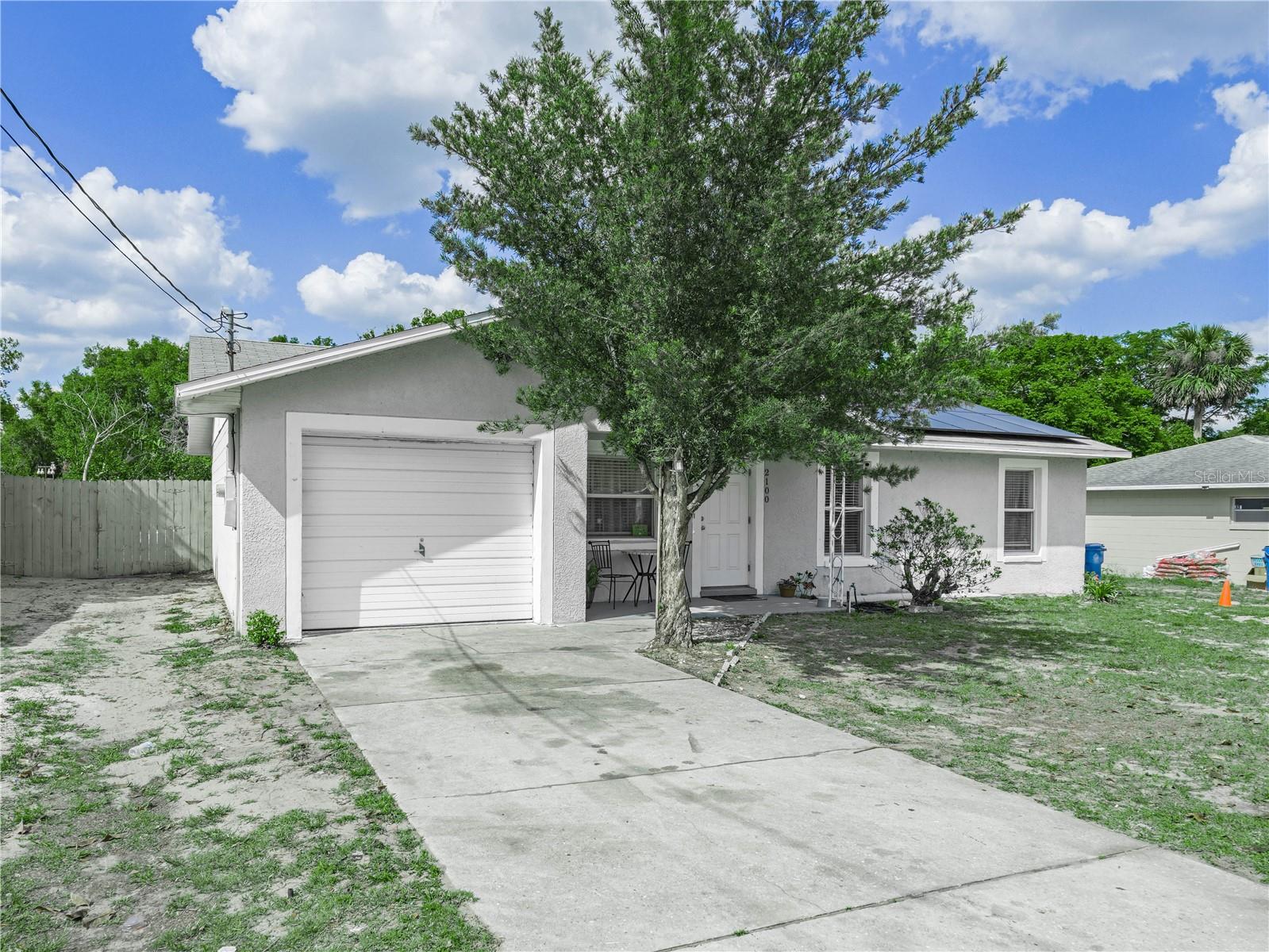 2100 MAGNOLIA AVENUE