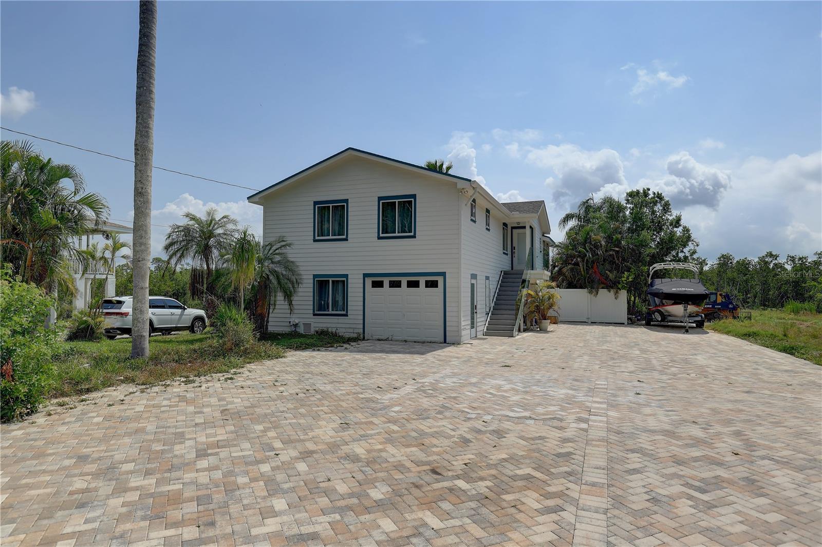 8117 BAY DRIVE