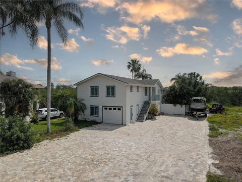 8117 BAY DRIVE TAMPA FL 33635