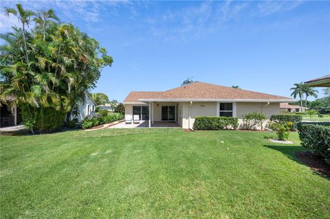 A home in PALM BEACH GARDENS