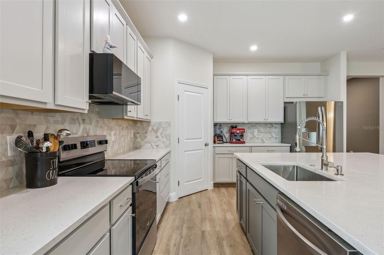 VILLAGES/MINNEOLA HILLS - Residential