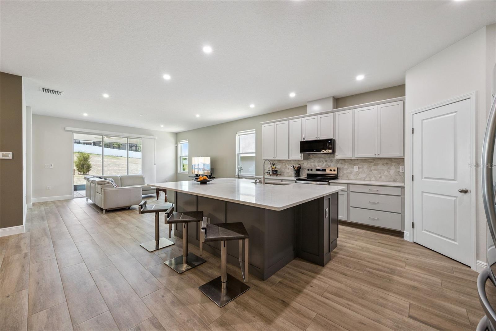VILLAGES/MINNEOLA HILLS - Residential