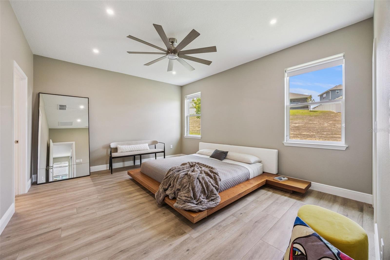 VILLAGES/MINNEOLA HILLS - Residential