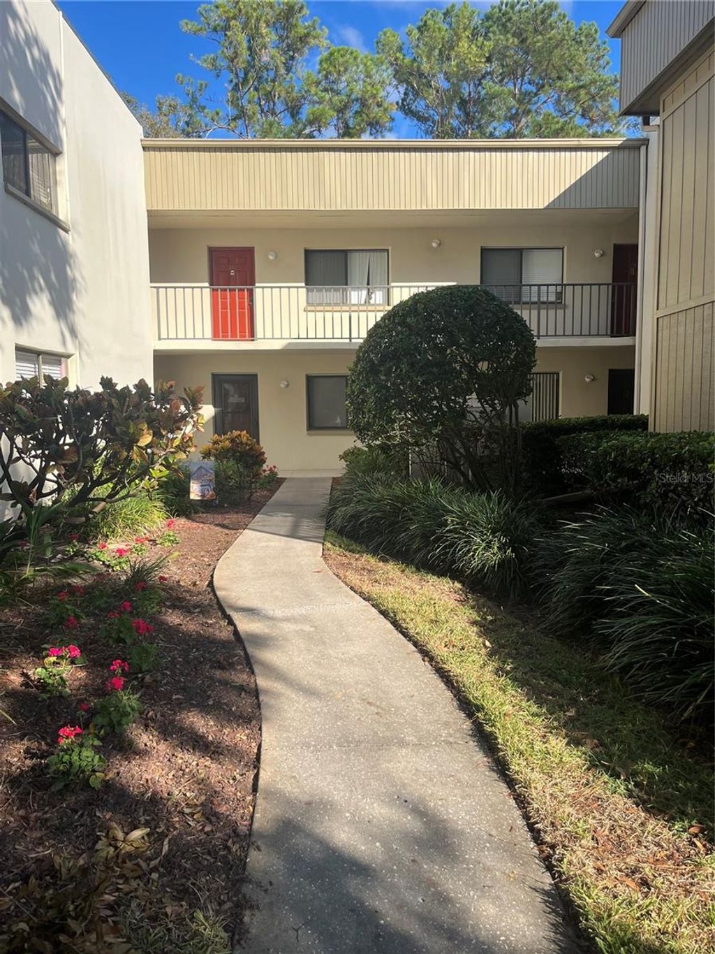 Photo of 3300 Fox Chase Circle N #226, Palm Harbor, FL 34683 (MLS # TB8443712)