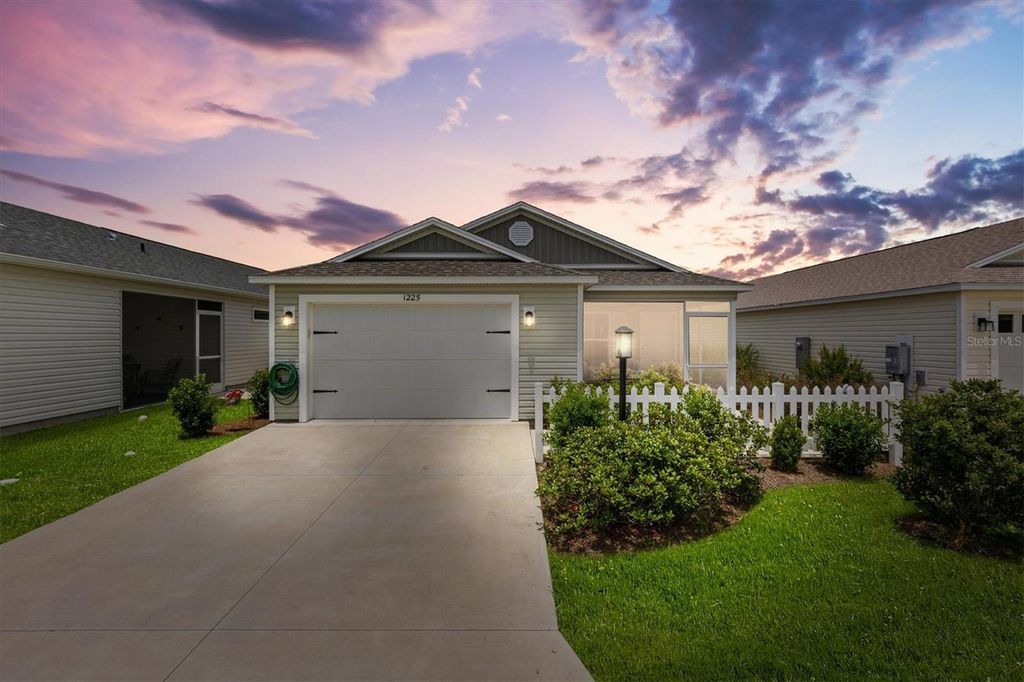 Photo of 1225 Eunice Street, The Villages, FL 34762 (MLS # G5097835)