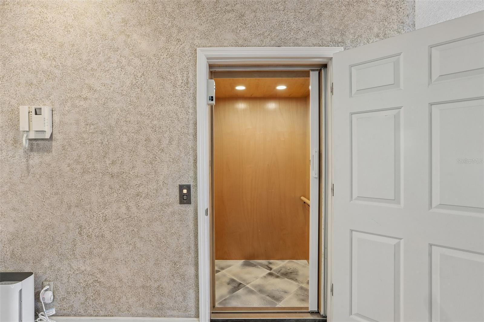 113 YACHT CLUB CIRCLE