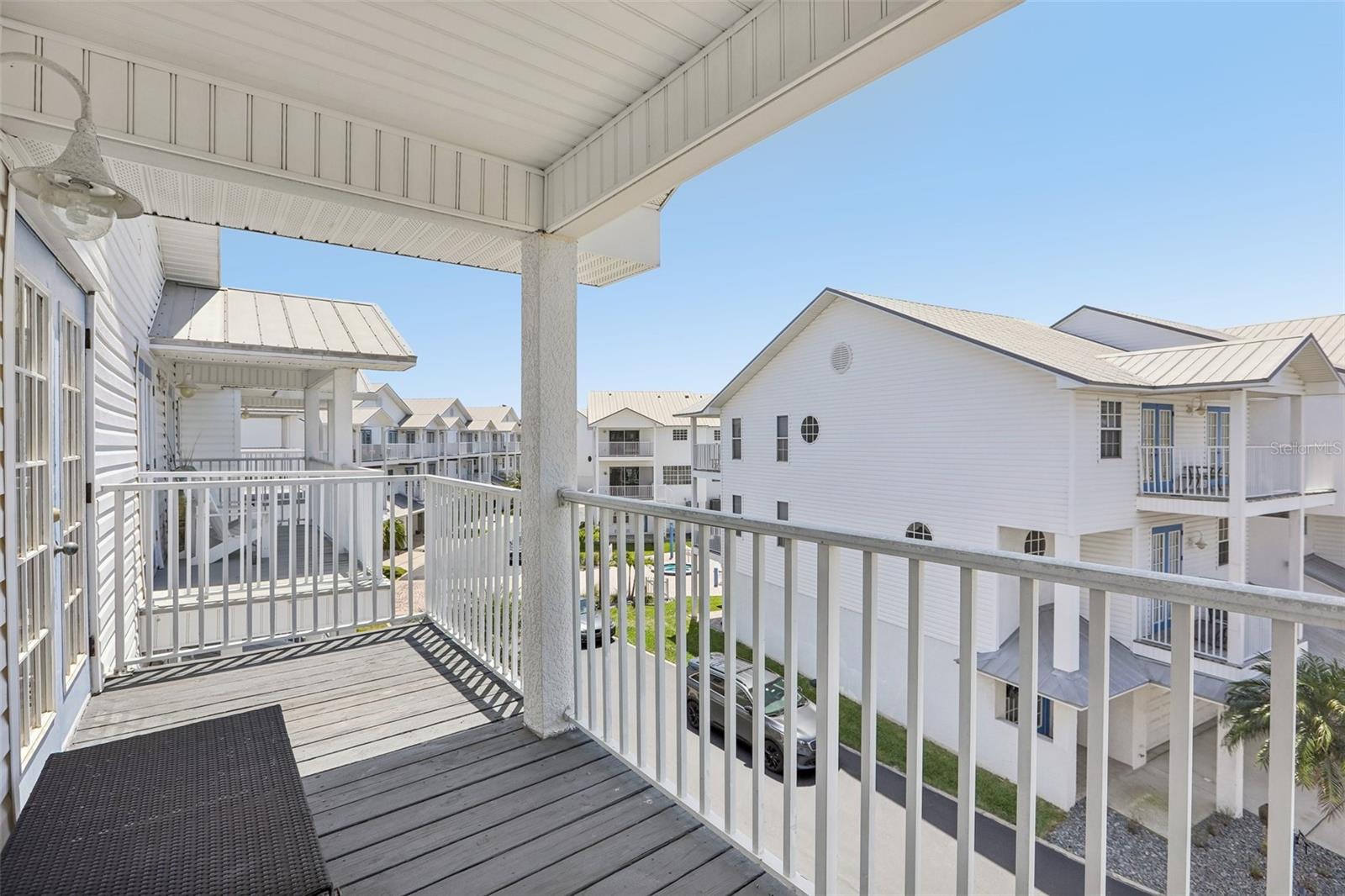 TIDES VILLAGE - YACHT BASIN - Residential