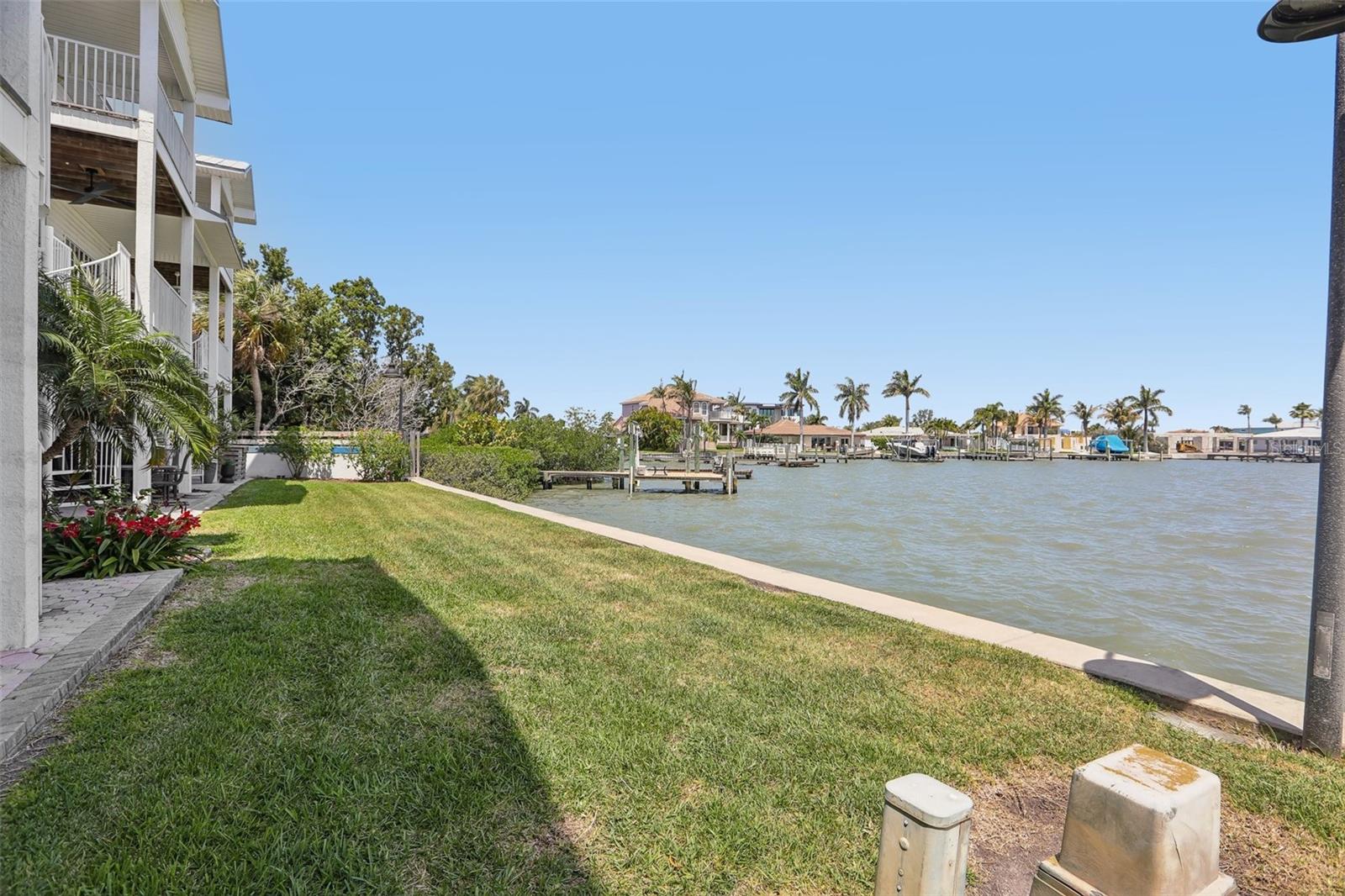 TIDES VILLAGE - YACHT BASIN - Residential