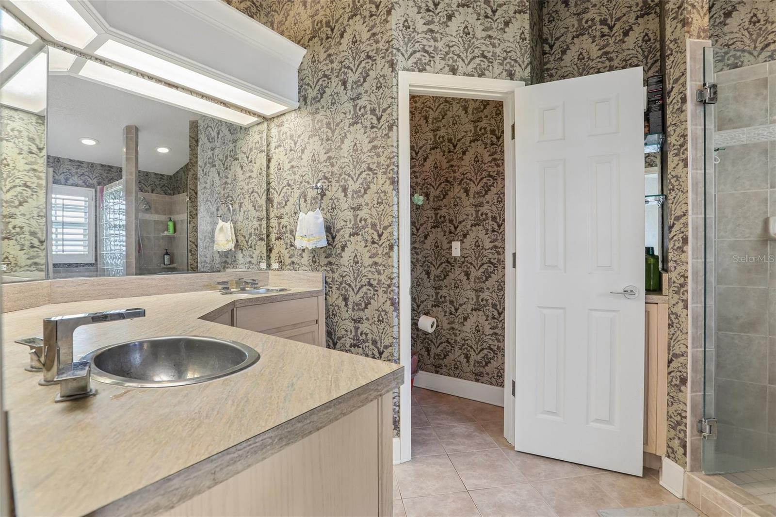 TIDES VILLAGE - YACHT BASIN - Residential