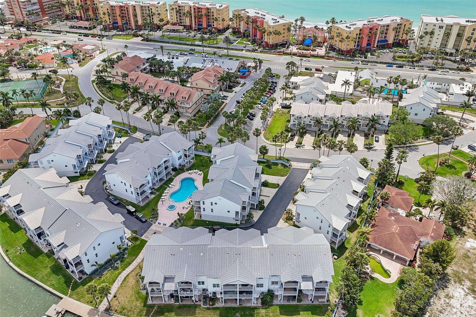 TIDES VILLAGE - YACHT BASIN - Residential