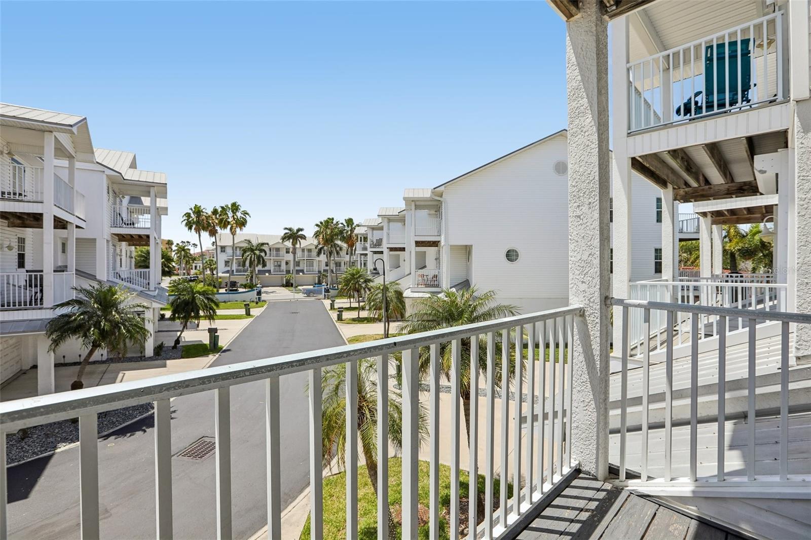 TIDES VILLAGE - YACHT BASIN - Residential