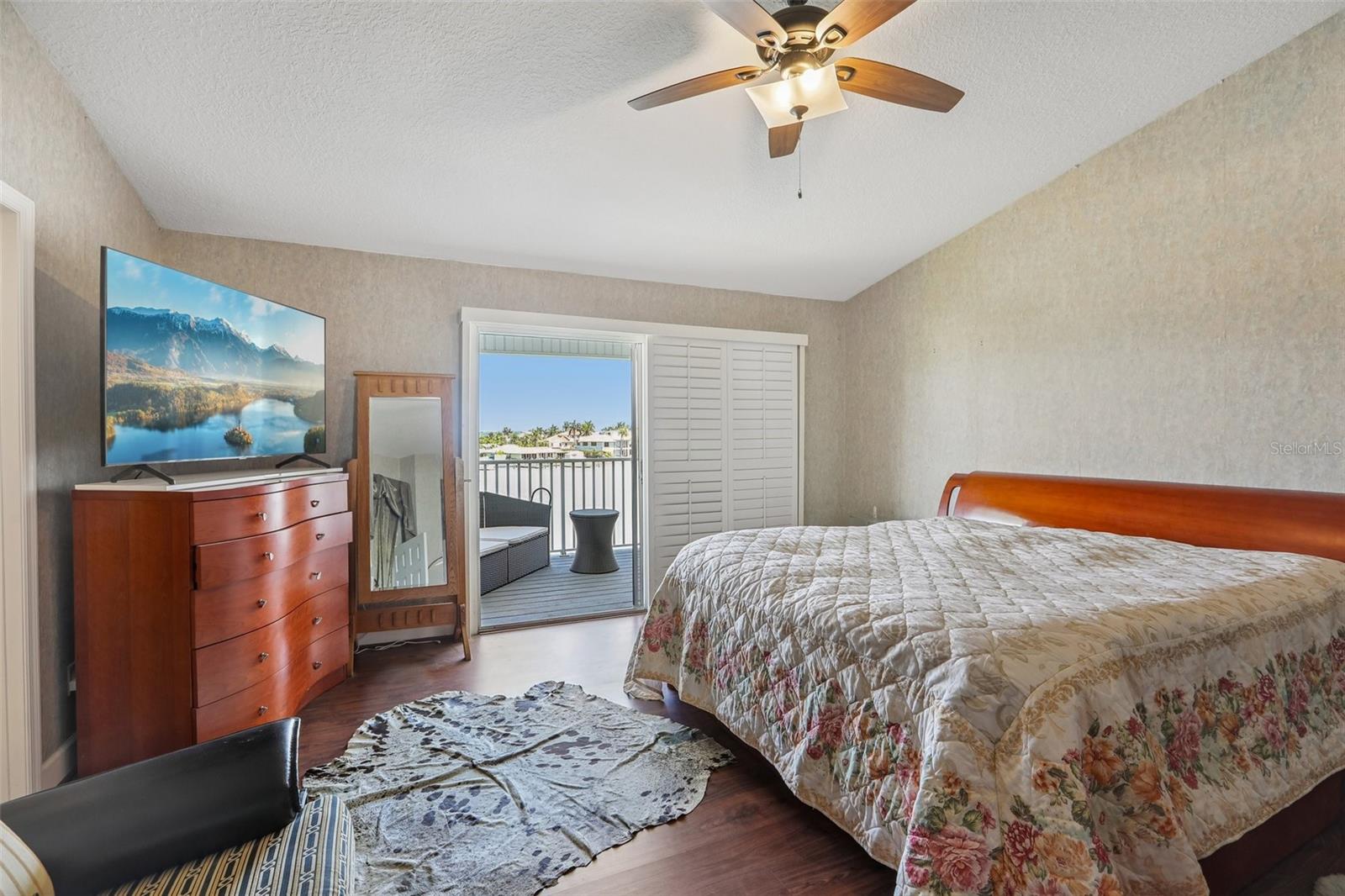 TIDES VILLAGE - YACHT BASIN - Residential