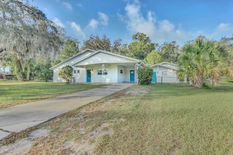 A home in LAKE MARY