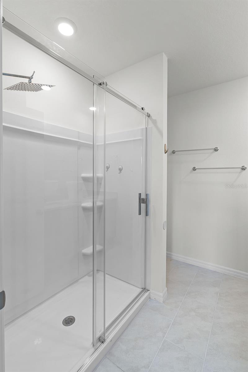 HARMONY/LK ELOISE PH 2 - Residential Lease