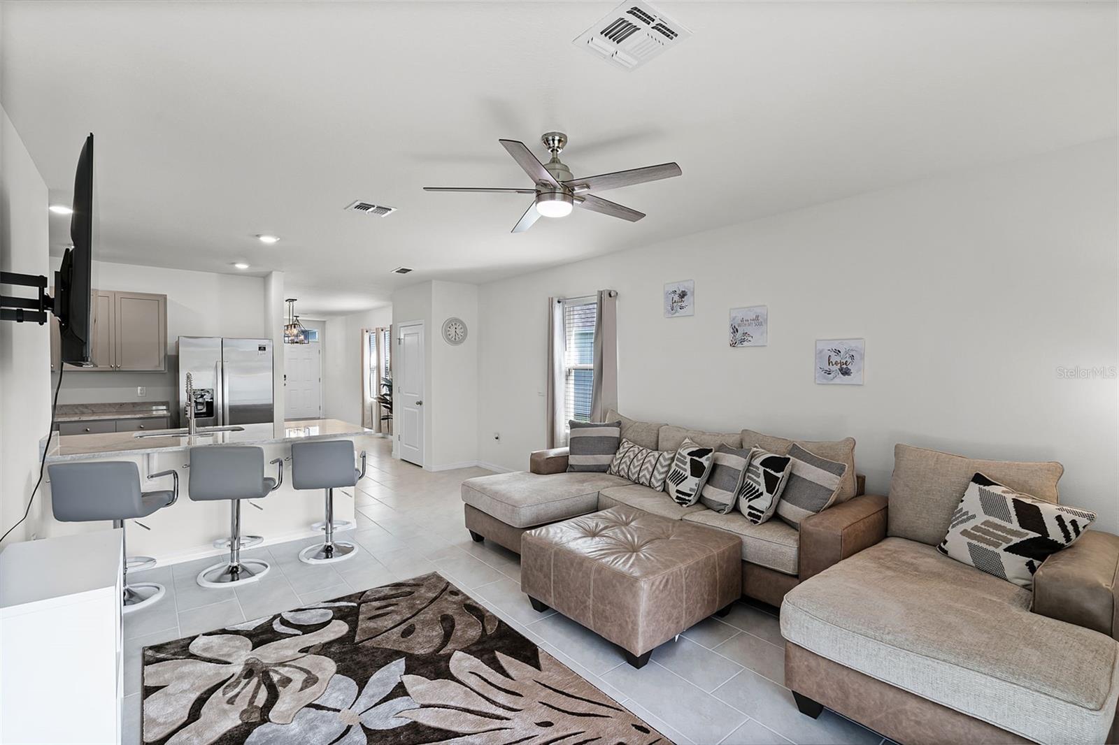 HARMONY/LK ELOISE PH 2 - Residential Lease