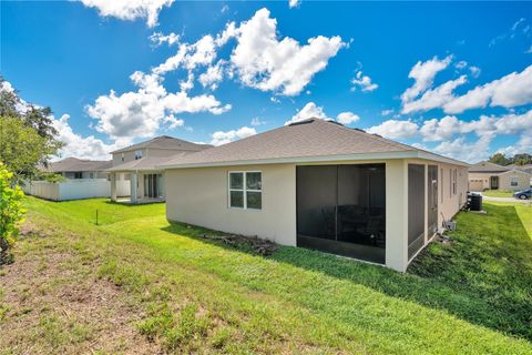 A home in WINTER HAVEN