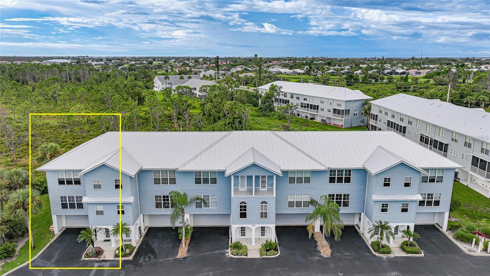 TOWNHOMES CAPE HAZE - Residential