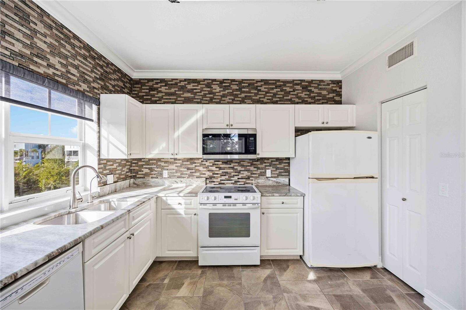 TOWNHOMES CAPE HAZE - Residential