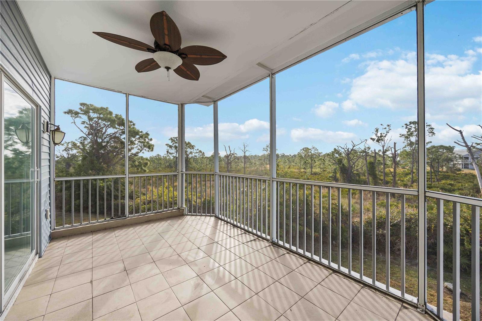 TOWNHOMES CAPE HAZE - Residential