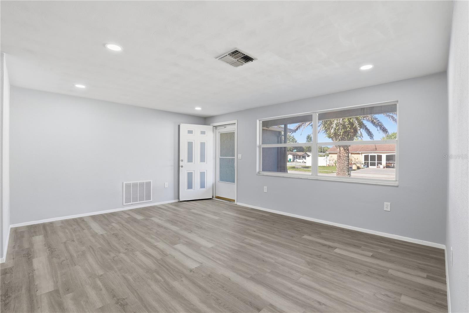 LA VILLA GARDENS - Residential