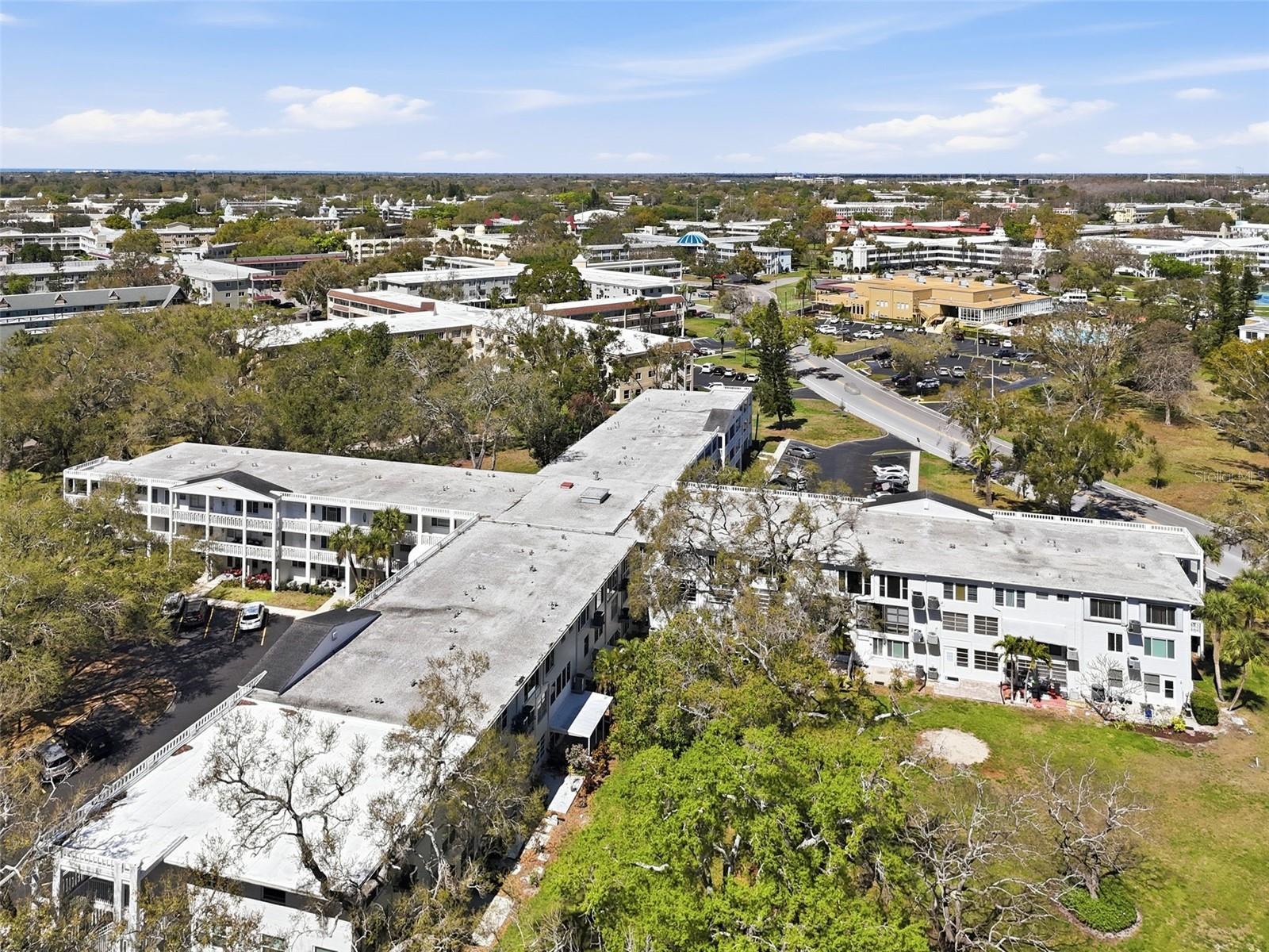 ON TOP OF THE WORLD - Residential