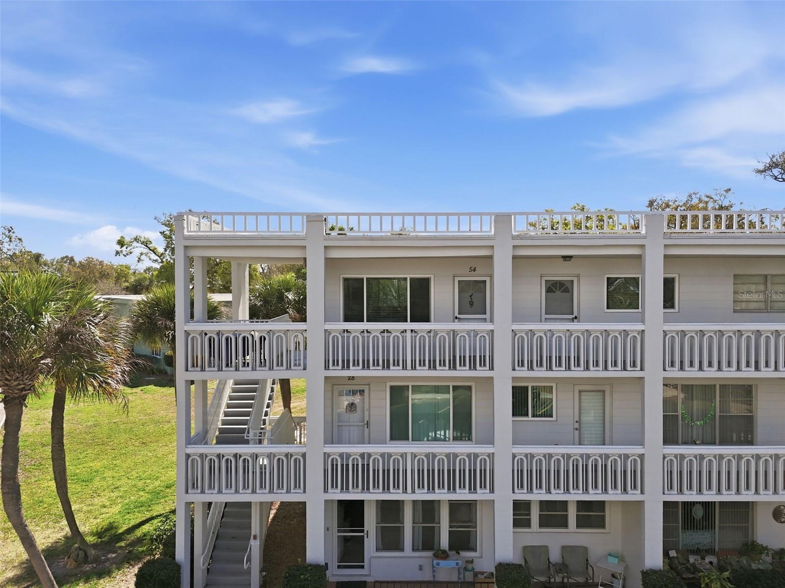 ON TOP OF THE WORLD - Residential