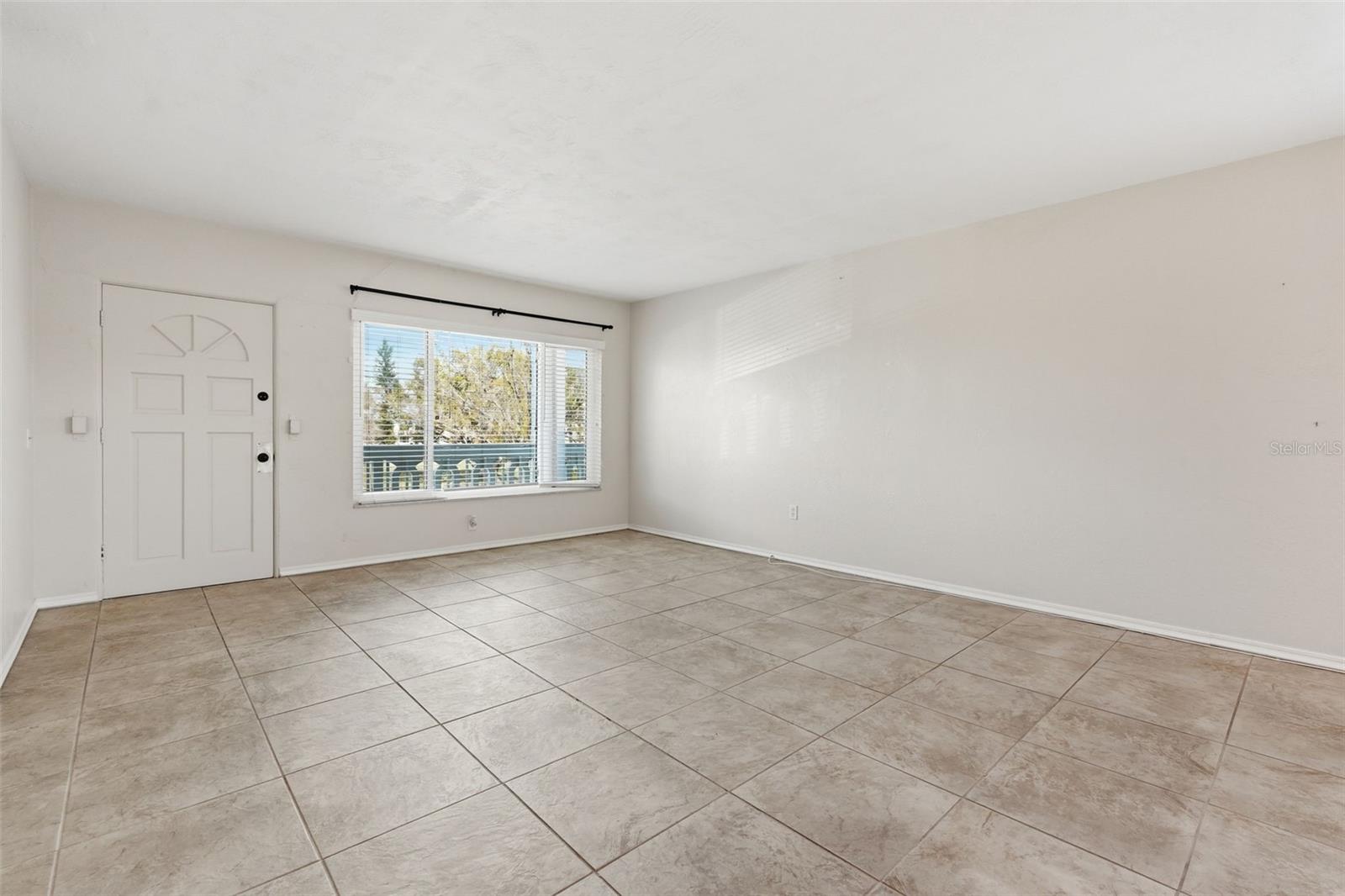 ON TOP OF THE WORLD - Residential