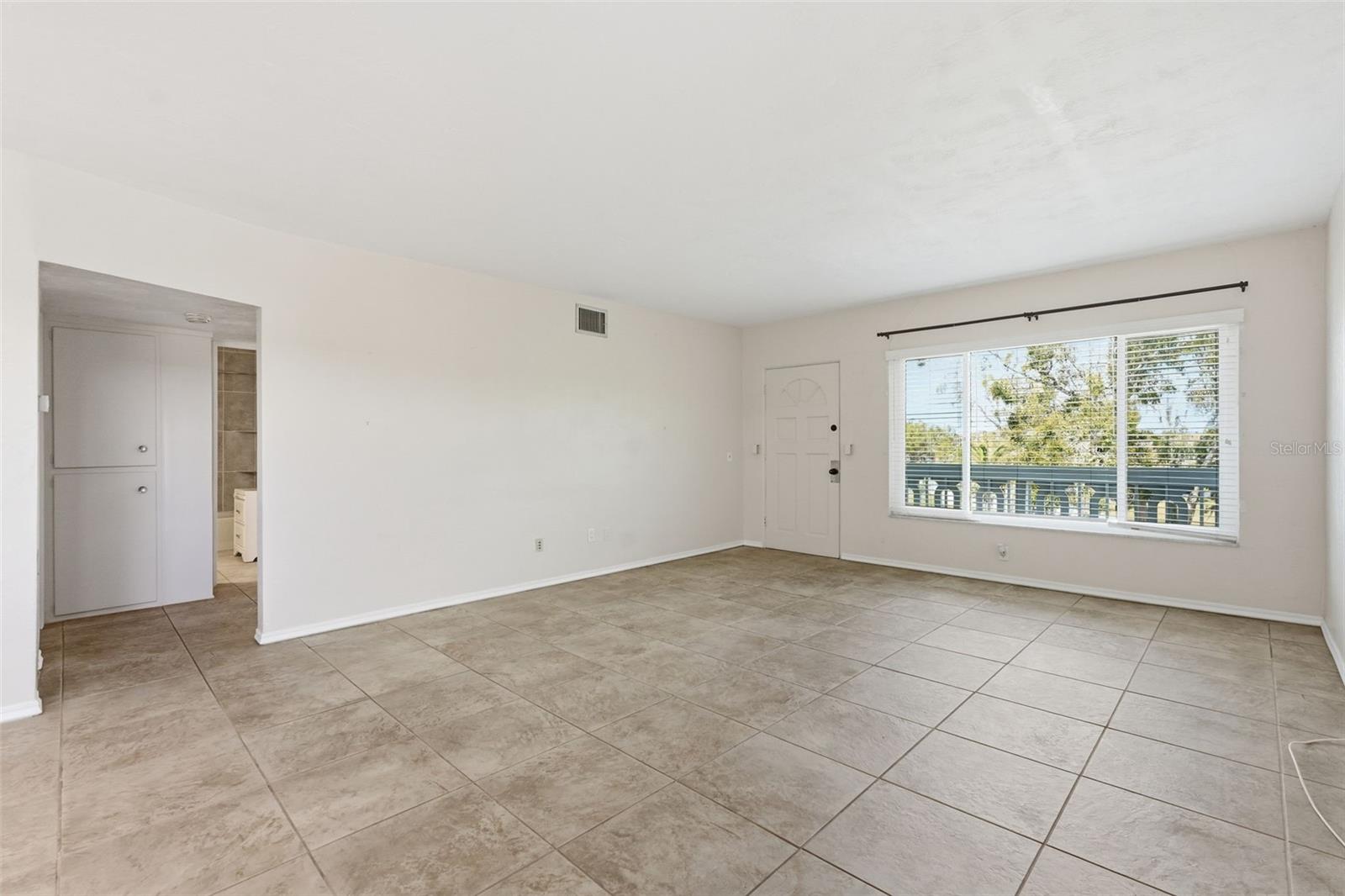 ON TOP OF THE WORLD - Residential