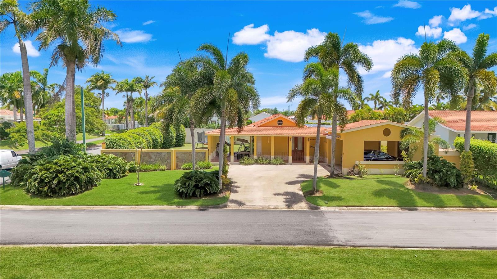 SABANERA DE DORADO - Residential
