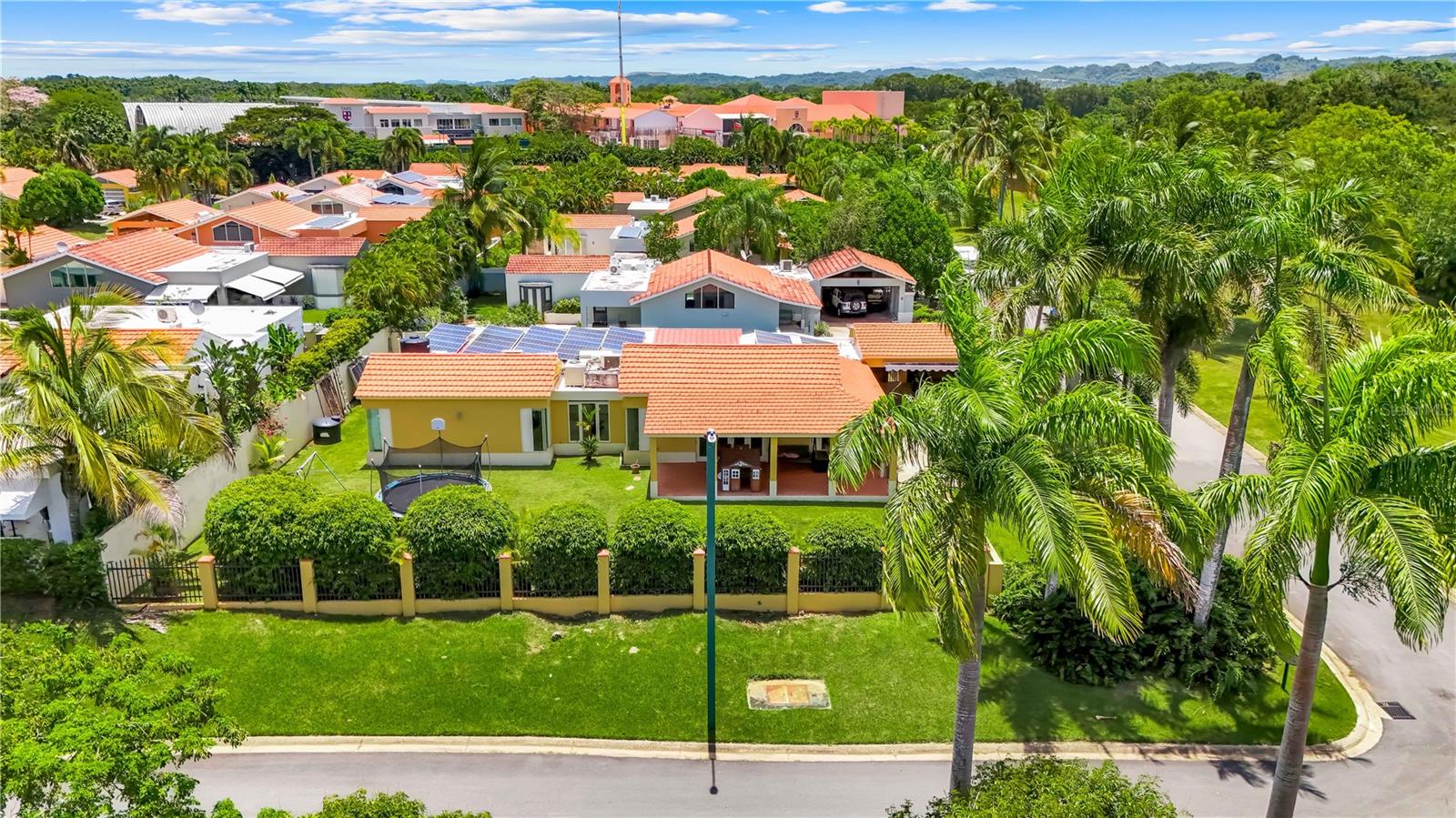 SABANERA DE DORADO - Residential