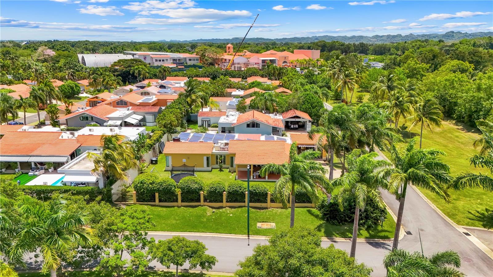 SABANERA DE DORADO - Residential