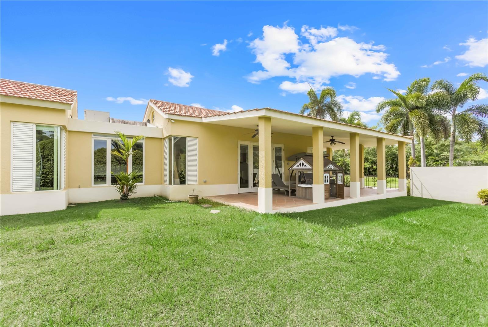 SABANERA DE DORADO - Residential