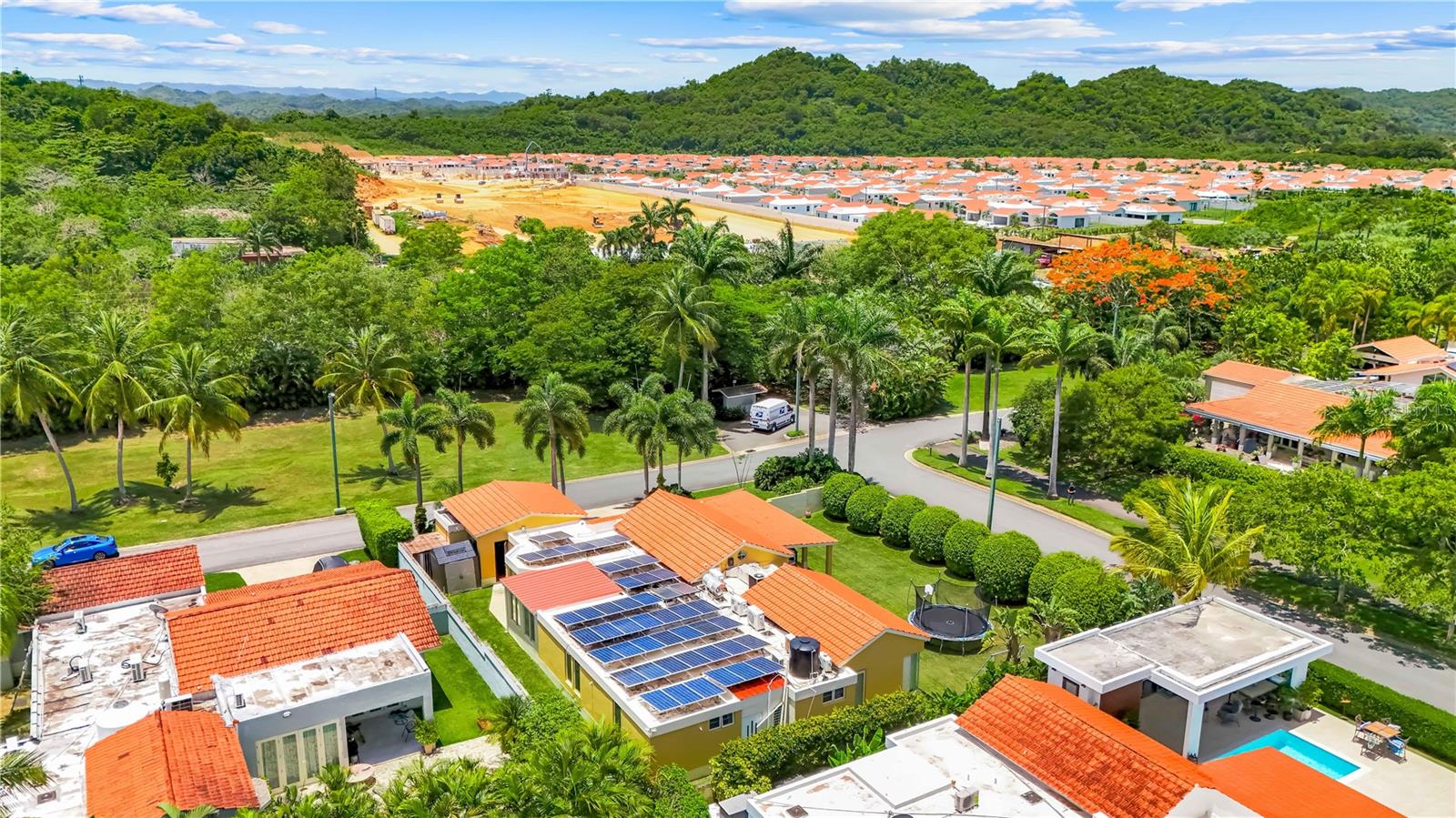 SABANERA DE DORADO - Residential
